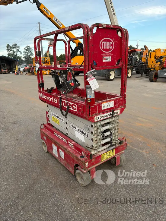 2018 MEC MICRO 19 Scissor Lift