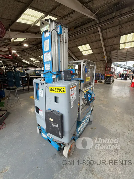 2016 Genie GR-20 Self-Propelled One-Person Lift