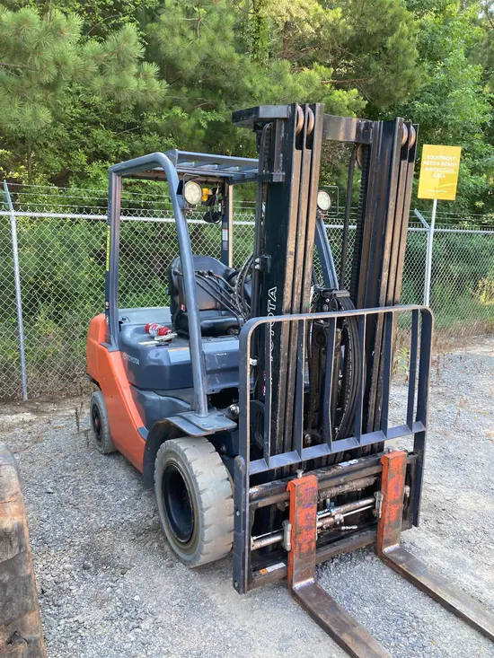 2018 Toyota 8FDU25 Warehouse Forklift