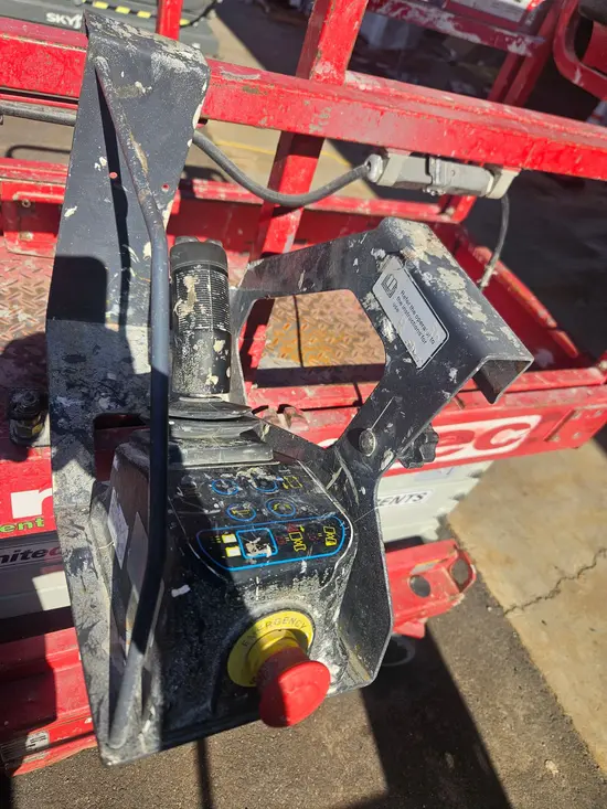 2019 MEC MICRO 19 Scissor Lift