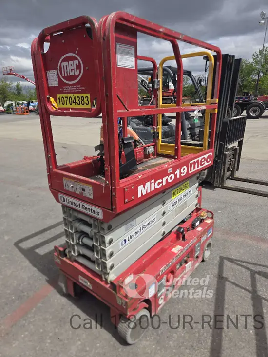 2017 MEC MICRO 19 Scissor Lift