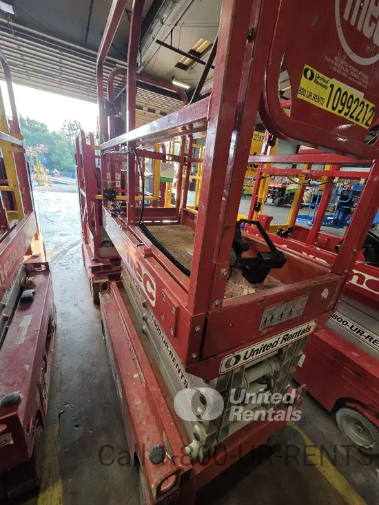 2019 MEC MICRO 19 Scissor Lift