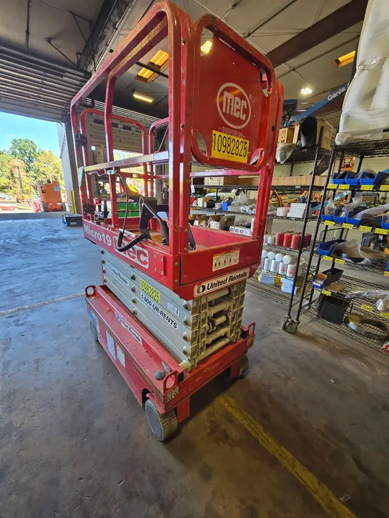 2019 MEC MICRO 19 Scissor Lift