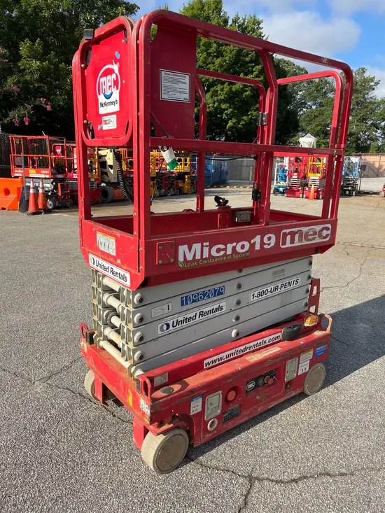 2019 MEC MICRO 19 Scissor Lift
