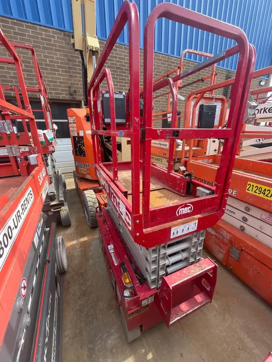 2018 MEC MICRO 19 Scissor Lift