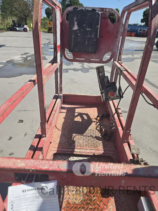 2019 MEC MICRO 19 Scissor Lift