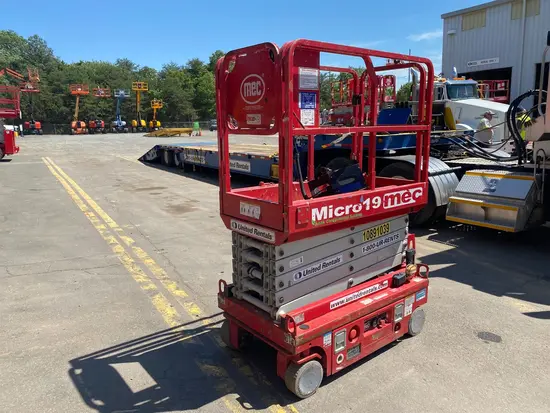 2019 MEC MICRO 19 Scissor Lift