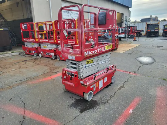 2019 MEC MICRO 19 Scissor Lift