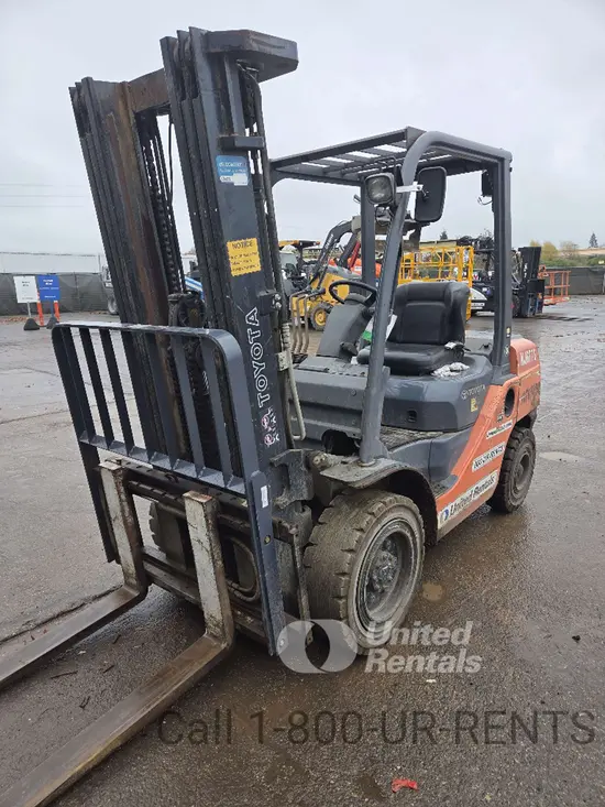 2018 Toyota 8FDU30 Warehouse Forklift