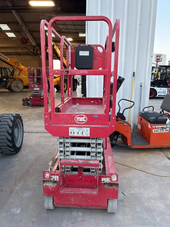 2019 MEC MICRO 19 Scissor Lift