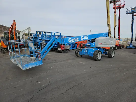 2014 Genie S-65 Boom Lift