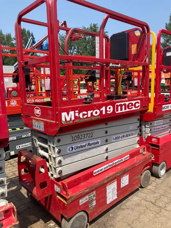 2019 MEC MICRO 19 Scissor Lift