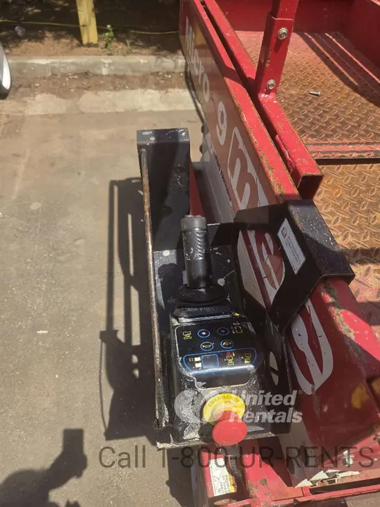 2019 MEC MICRO 19 Scissor Lift