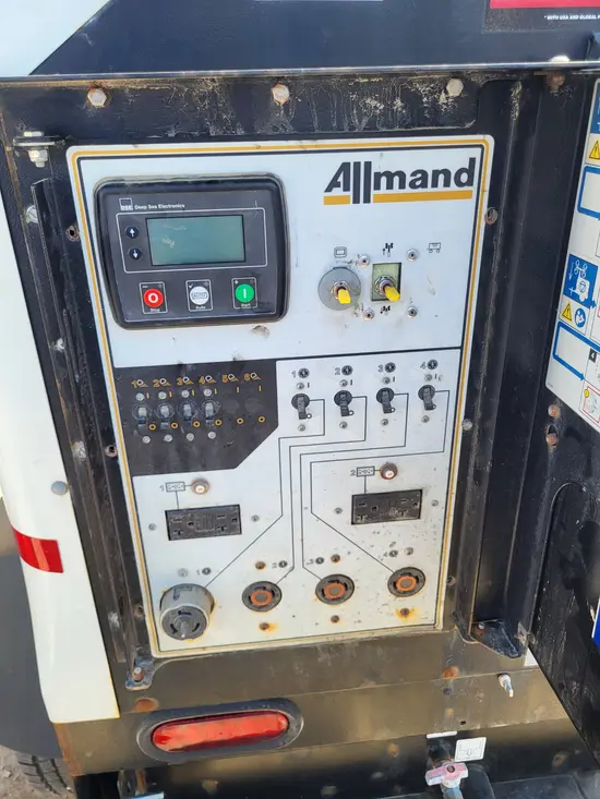 2022 Allmand MAXI-LITE Portable Light Tower