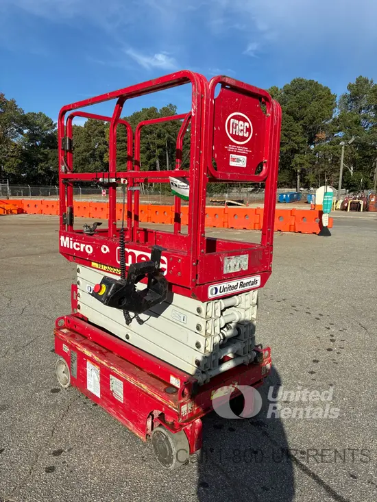 2018 MEC MICRO 19 Scissor Lift