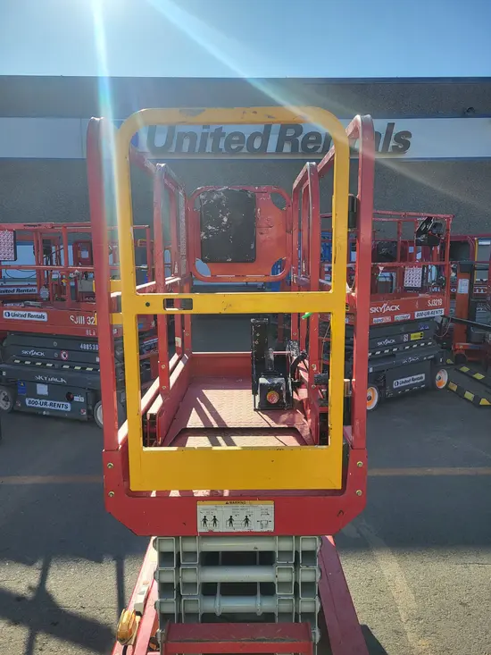 2019 MEC MICRO 19 Scissor Lift