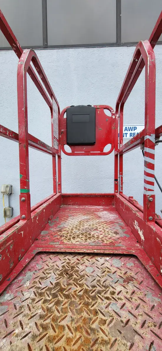 2018 MEC MICRO 19 Scissor Lift