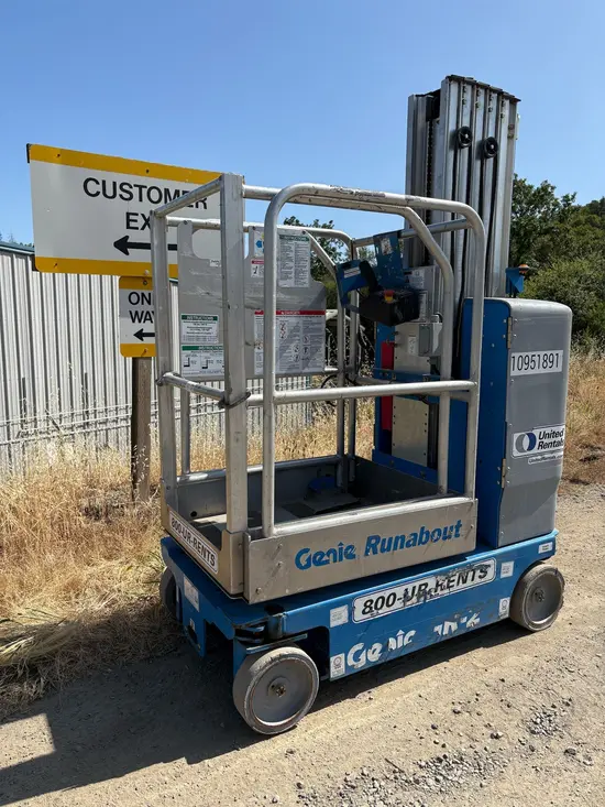 2019 Genie GR-20 Self-Propelled One-Person Lift