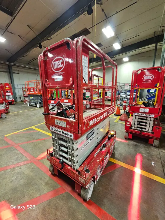 2018 MEC MICRO 19 Scissor Lift