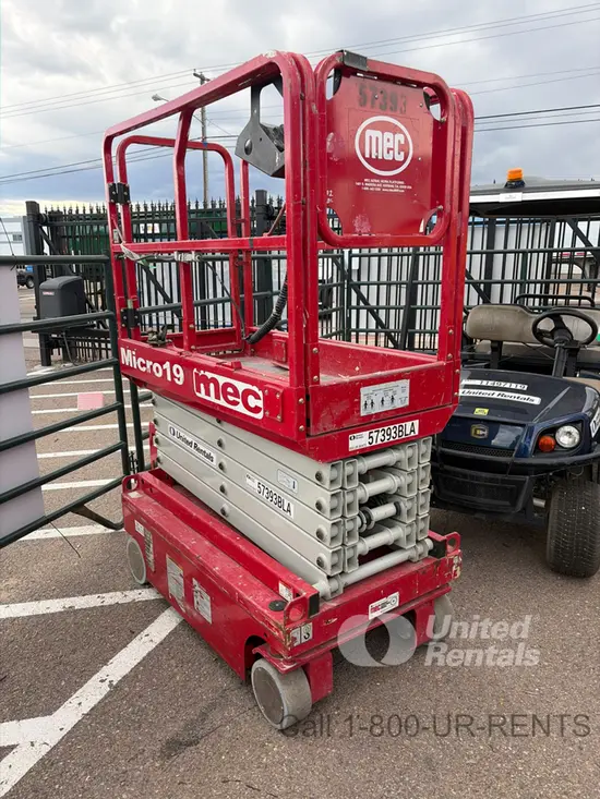 2018 MEC MICRO 19 Scissor Lift