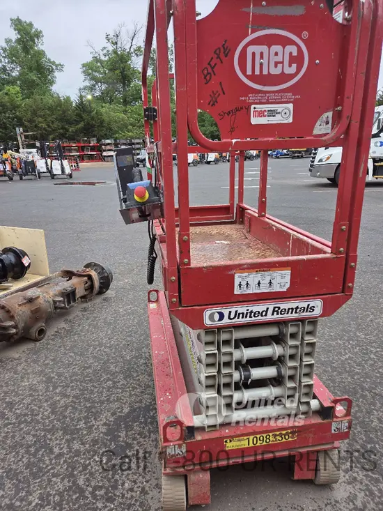 2019 MEC MICRO 19 Scissor Lift