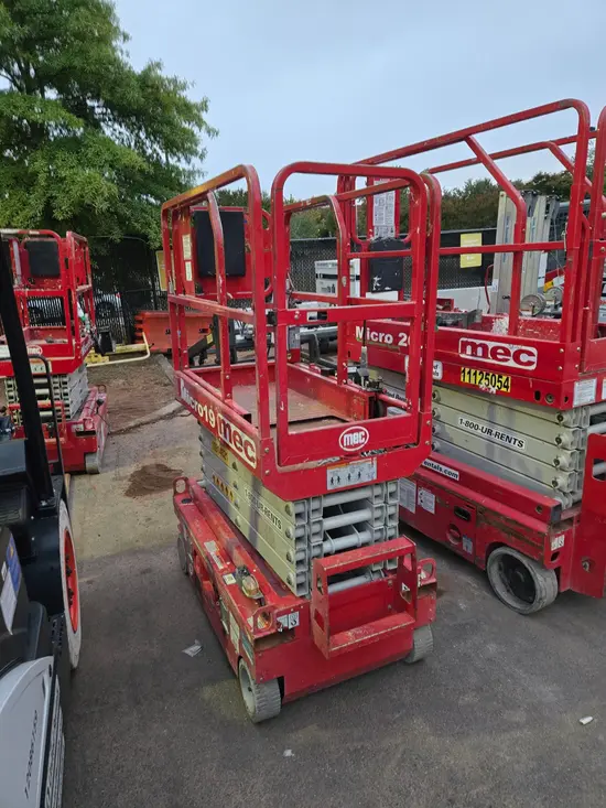2019 MEC MICRO 19 Scissor Lift