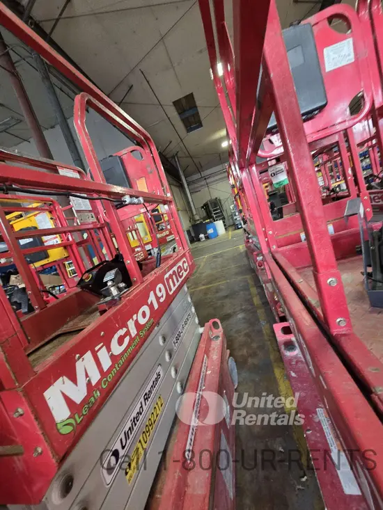 2019 MEC MICRO 19 Scissor Lift