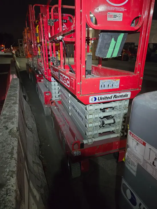 2019 MEC MICRO 19 Scissor Lift