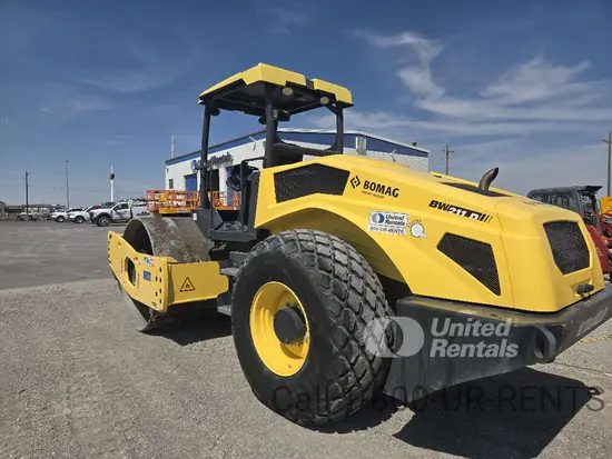 2021 BOMAG BW211D-5 Single Drum Roller