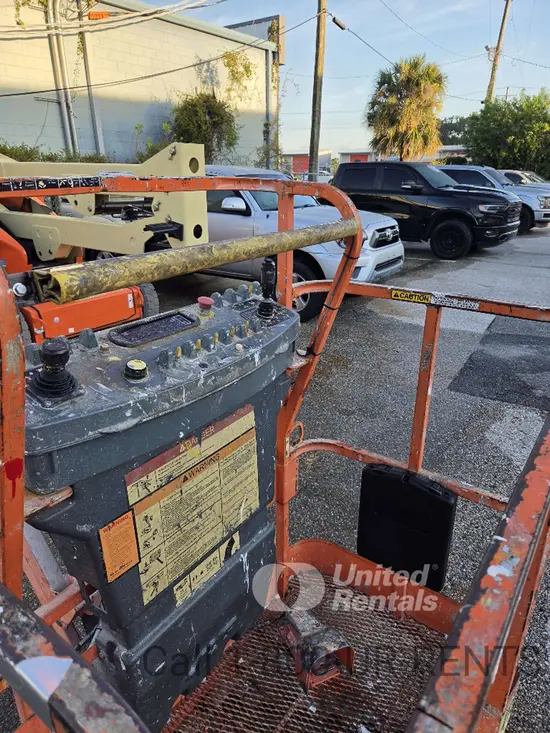 2017 JLG E400AJPN Articulating Boom Lift