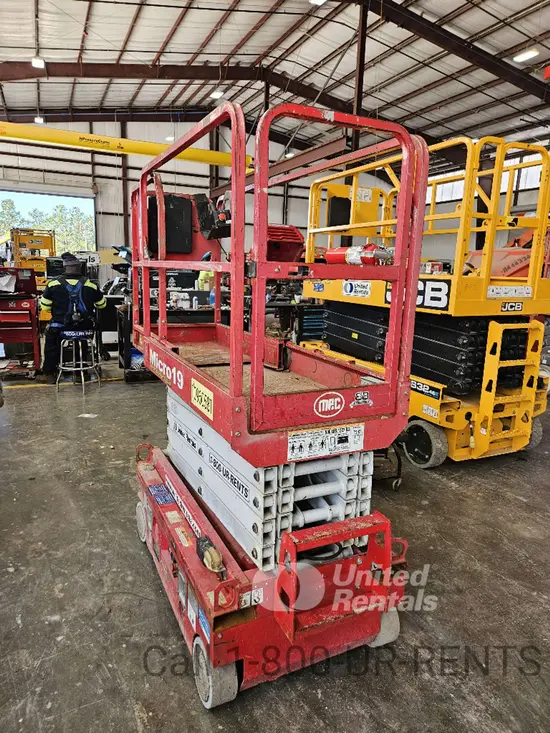 2019 MEC MICRO 19 Scissor Lift