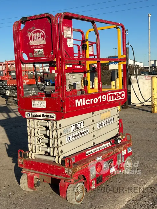 2018 MEC MICRO 19 Scissor Lift