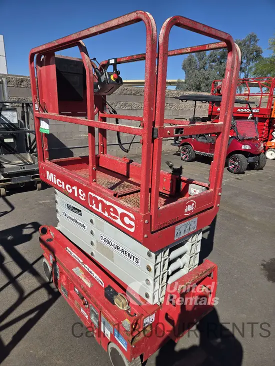 2019 MEC MICRO 19 Scissor Lift