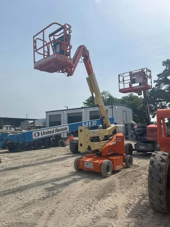 2017 JLG E400AJPN Articulating Boom Lift