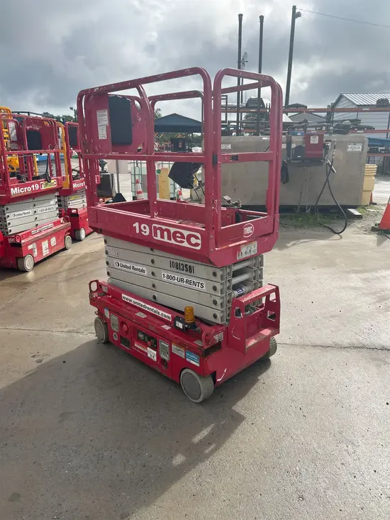 2018 MEC MICRO 19 Scissor Lift
