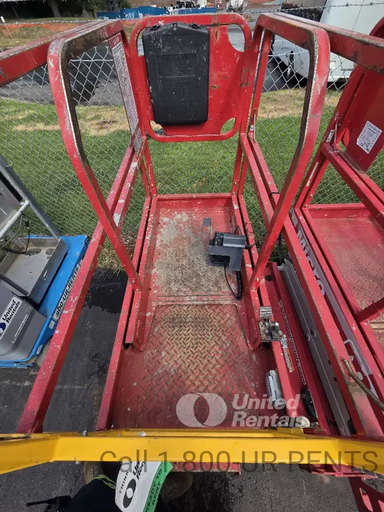 2019 MEC MICRO 19 Scissor Lift