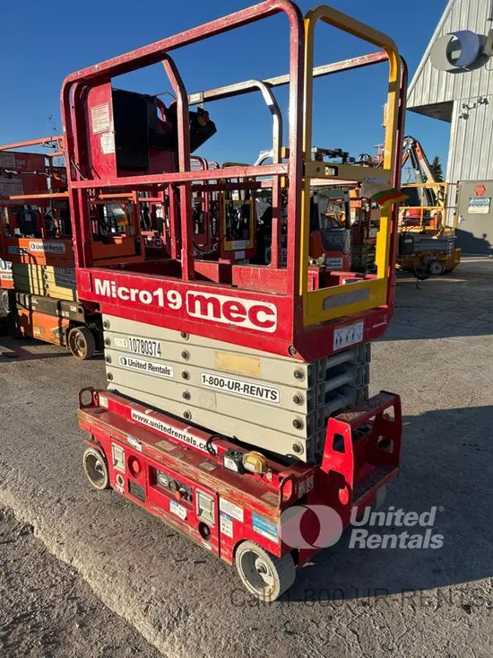 2018 MEC MICRO 19 Scissor Lift