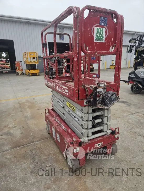 2020 MEC MICRO 19 Scissor Lift
