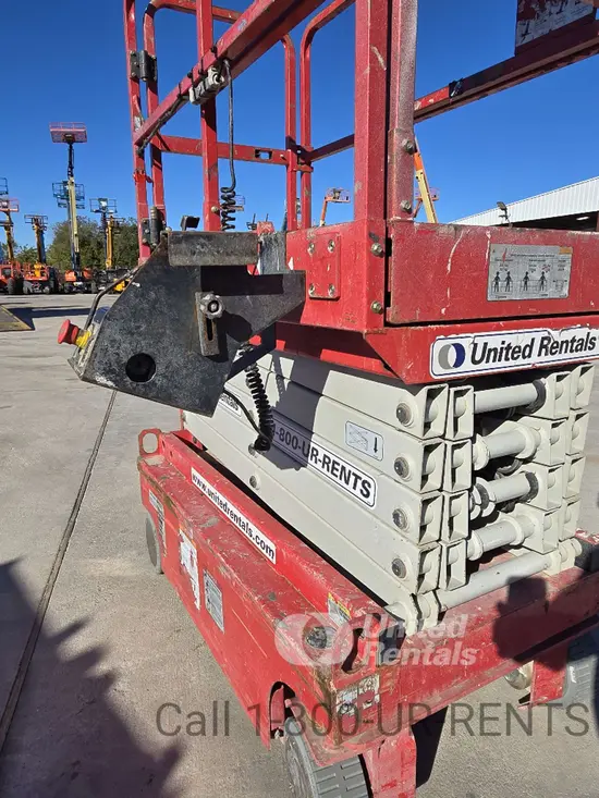 2019 MEC MICRO 19 Scissor Lift