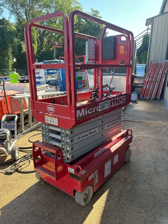 2019 MEC MICRO 19 Scissor Lift