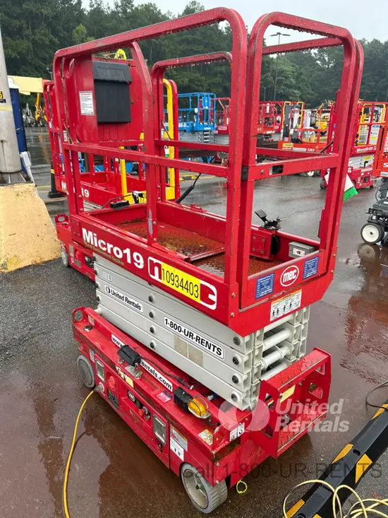 2019 MEC MICRO 19 Scissor Lift
