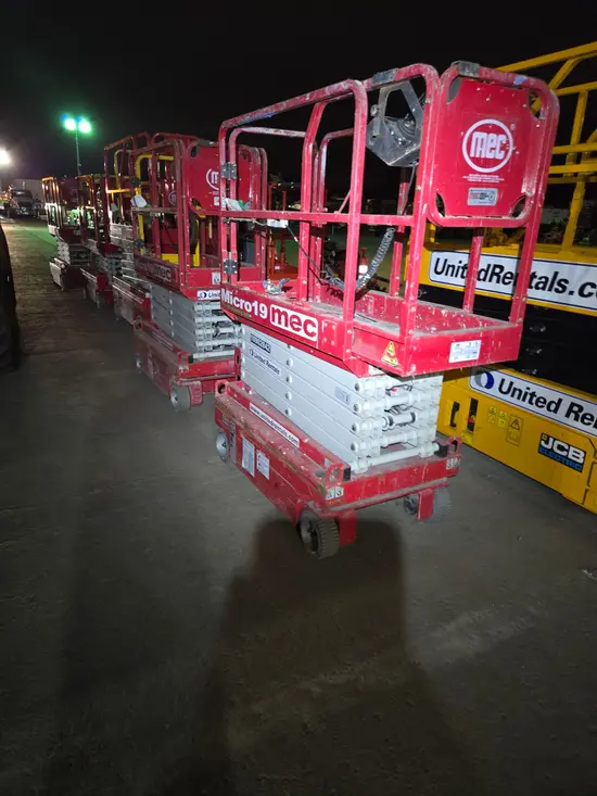 2019 MEC MICRO 19 Scissor Lift