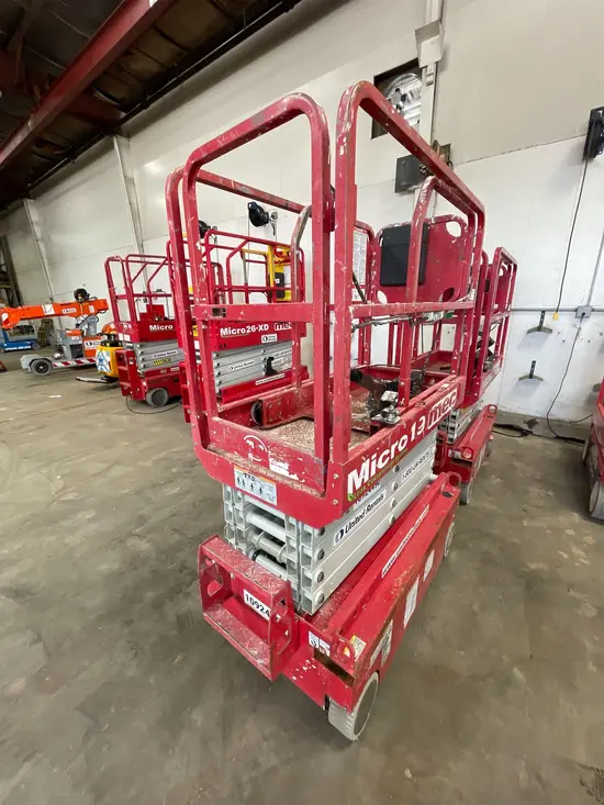 2019 MEC MICRO 19 Scissor Lift