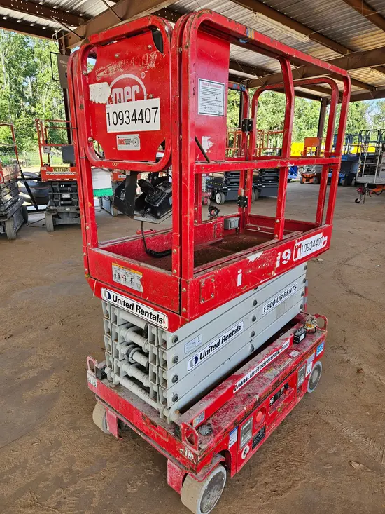 2019 MEC MICRO 19 Scissor Lift