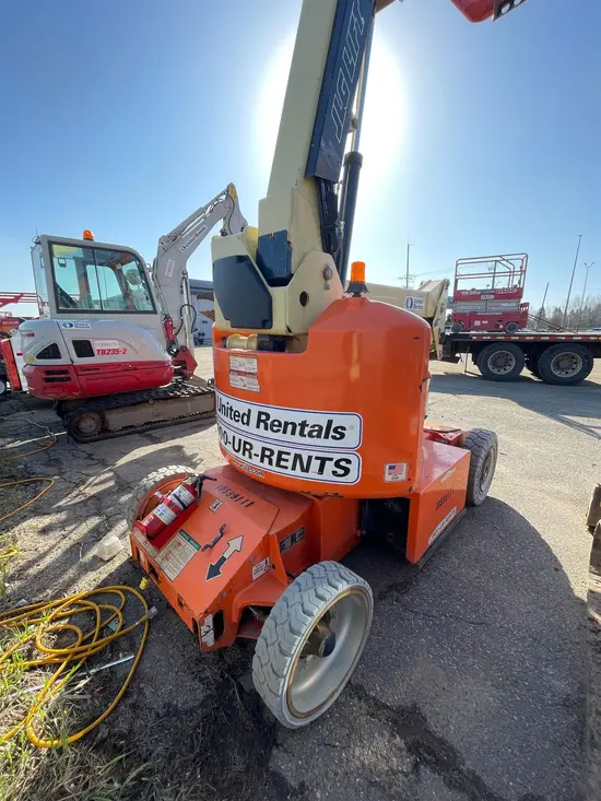 2017 JLG E400AJPN Articulating Boom Lift