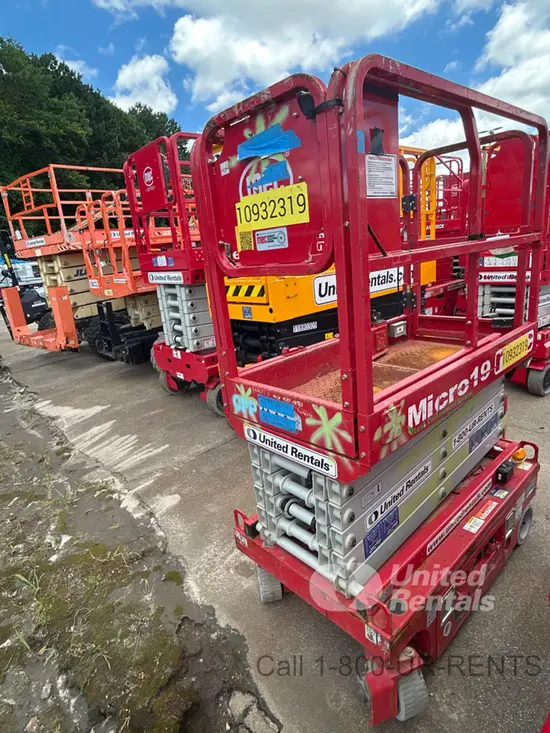 2019 MEC MICRO 19 Scissor Lift