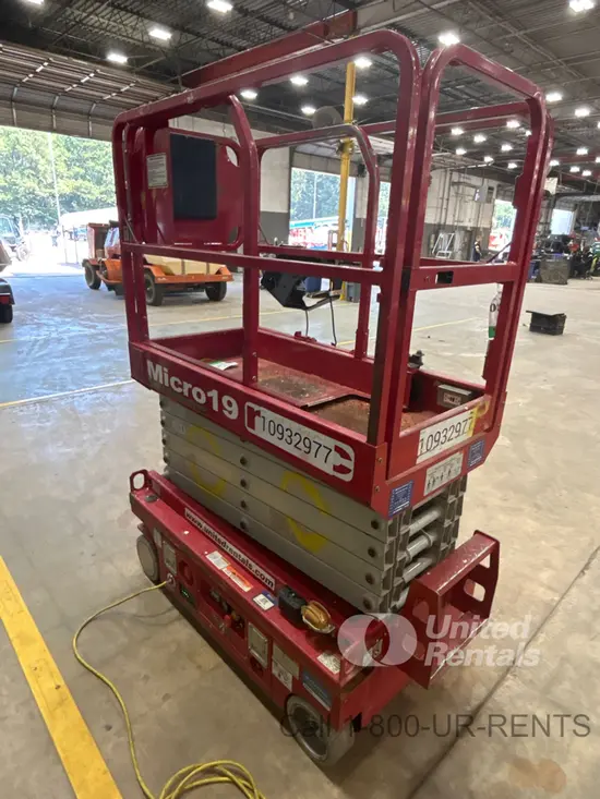 2019 MEC MICRO 19 Scissor Lift
