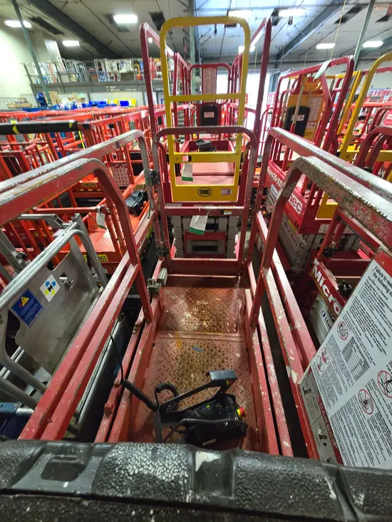 2019 MEC MICRO 19 Scissor Lift