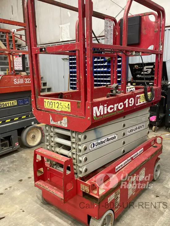 2019 MEC MICRO 19 Scissor Lift