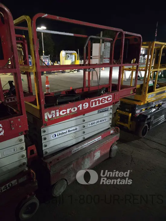 2019 MEC MICRO 19 Scissor Lift